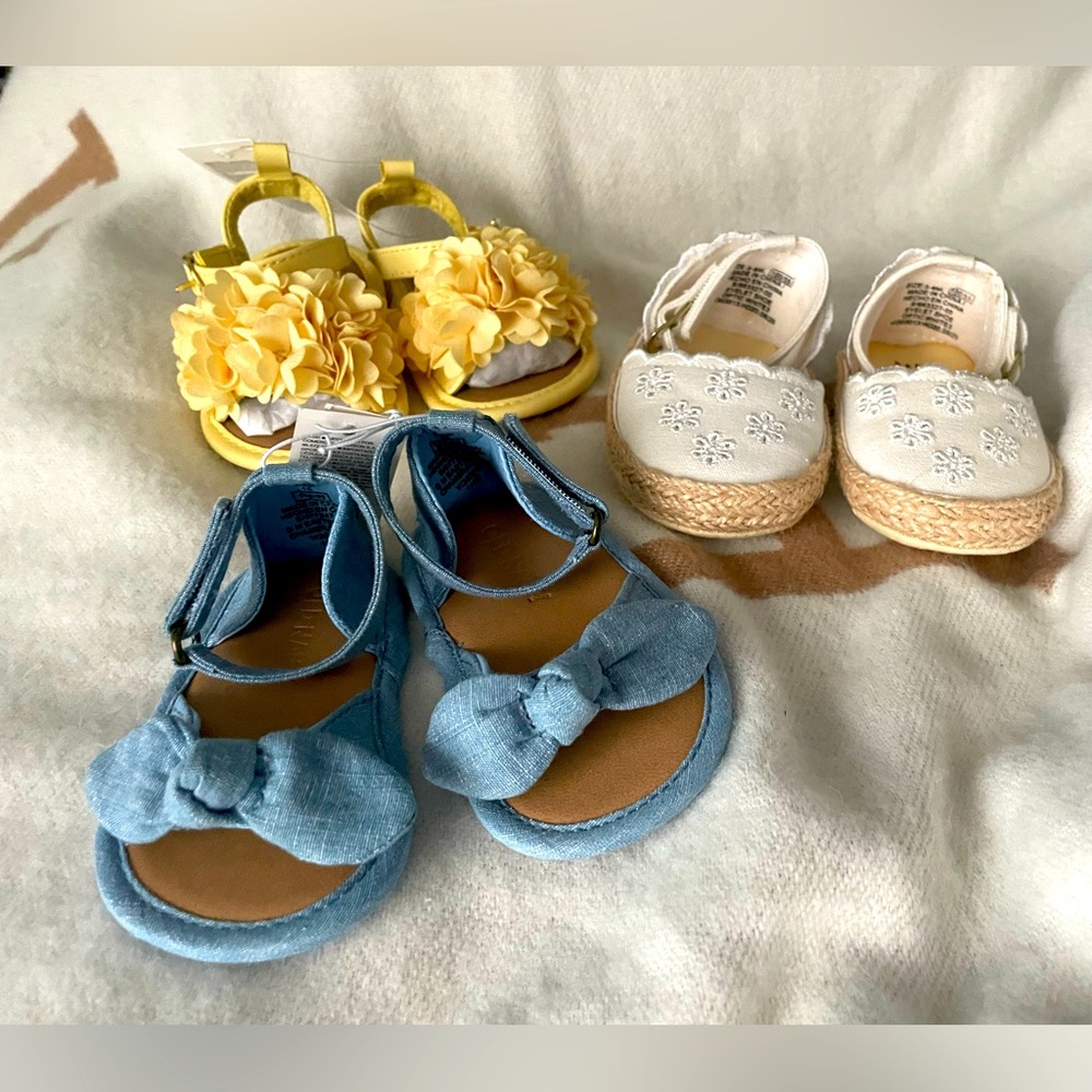 THREE PAIRS Baby Gap & Old Navy Spring/Summer Sandals Size 2 (3-6 Months)